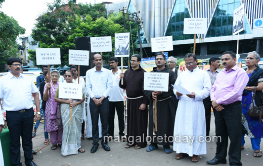 Christians mark Black Day in Mangalore